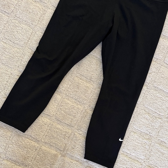 Nike Black Women's Leggings - Picture 6 of 6